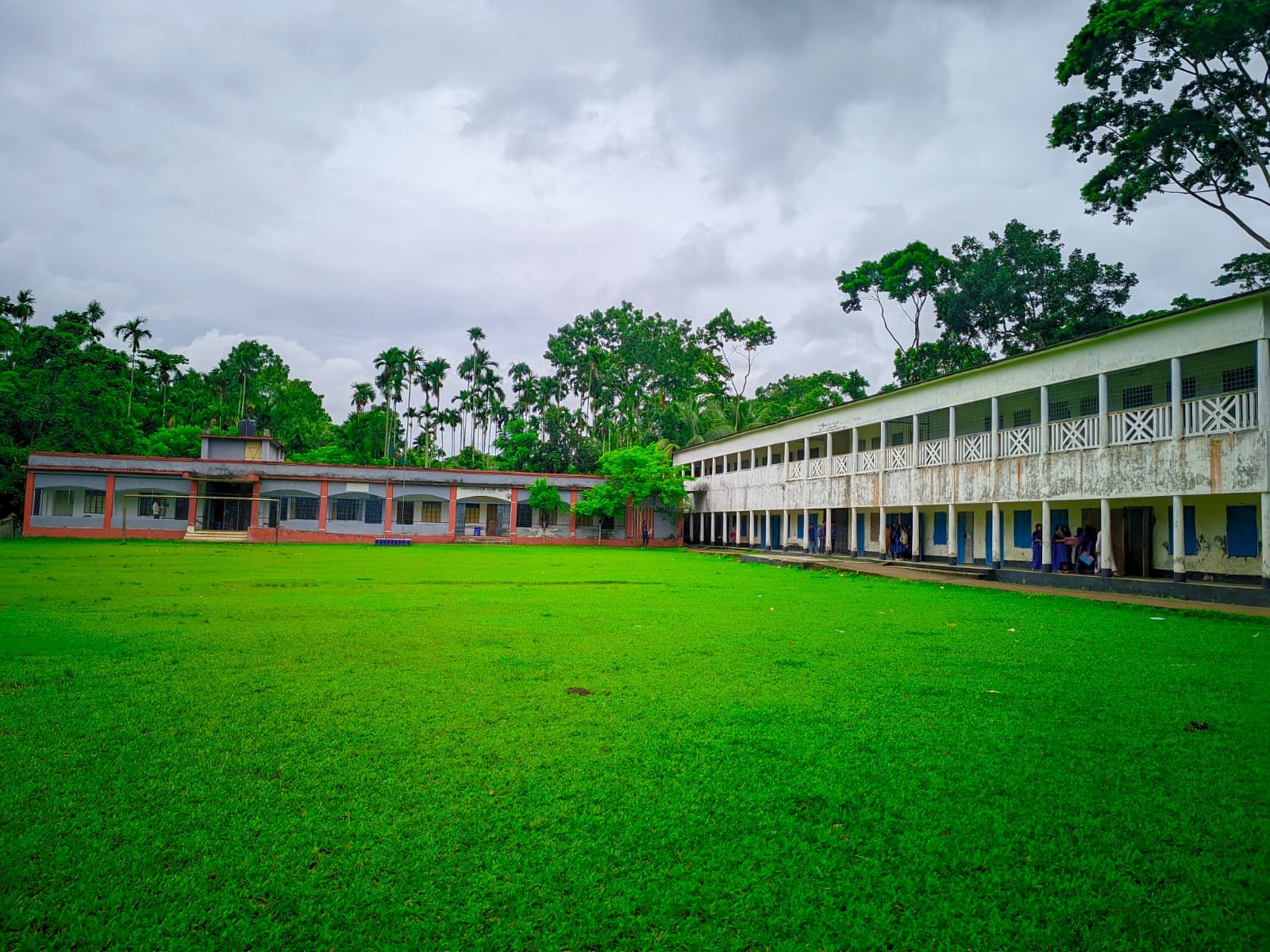 খলিসাকোটা হাই স্কুল 